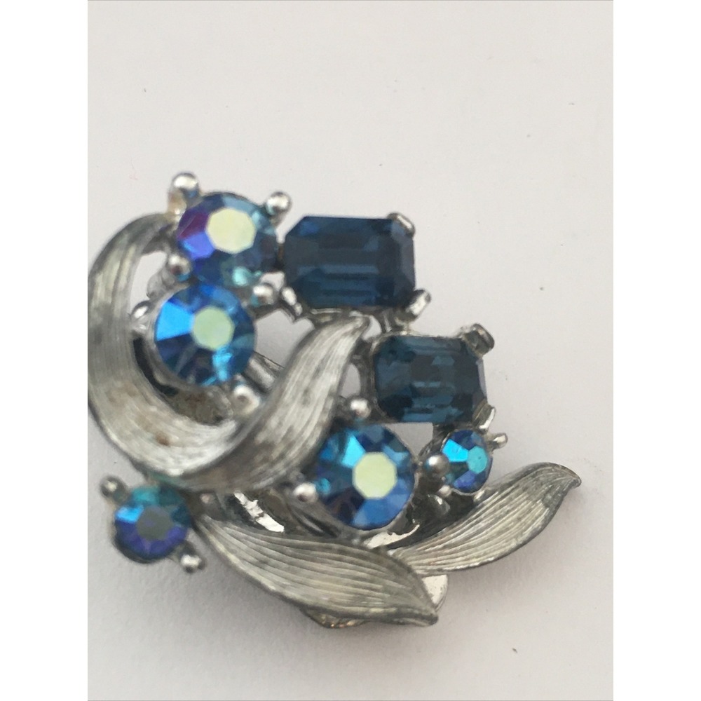 Vintage LISNER borealis blue crystal Rhinestone lavender enamel Clip Earrings